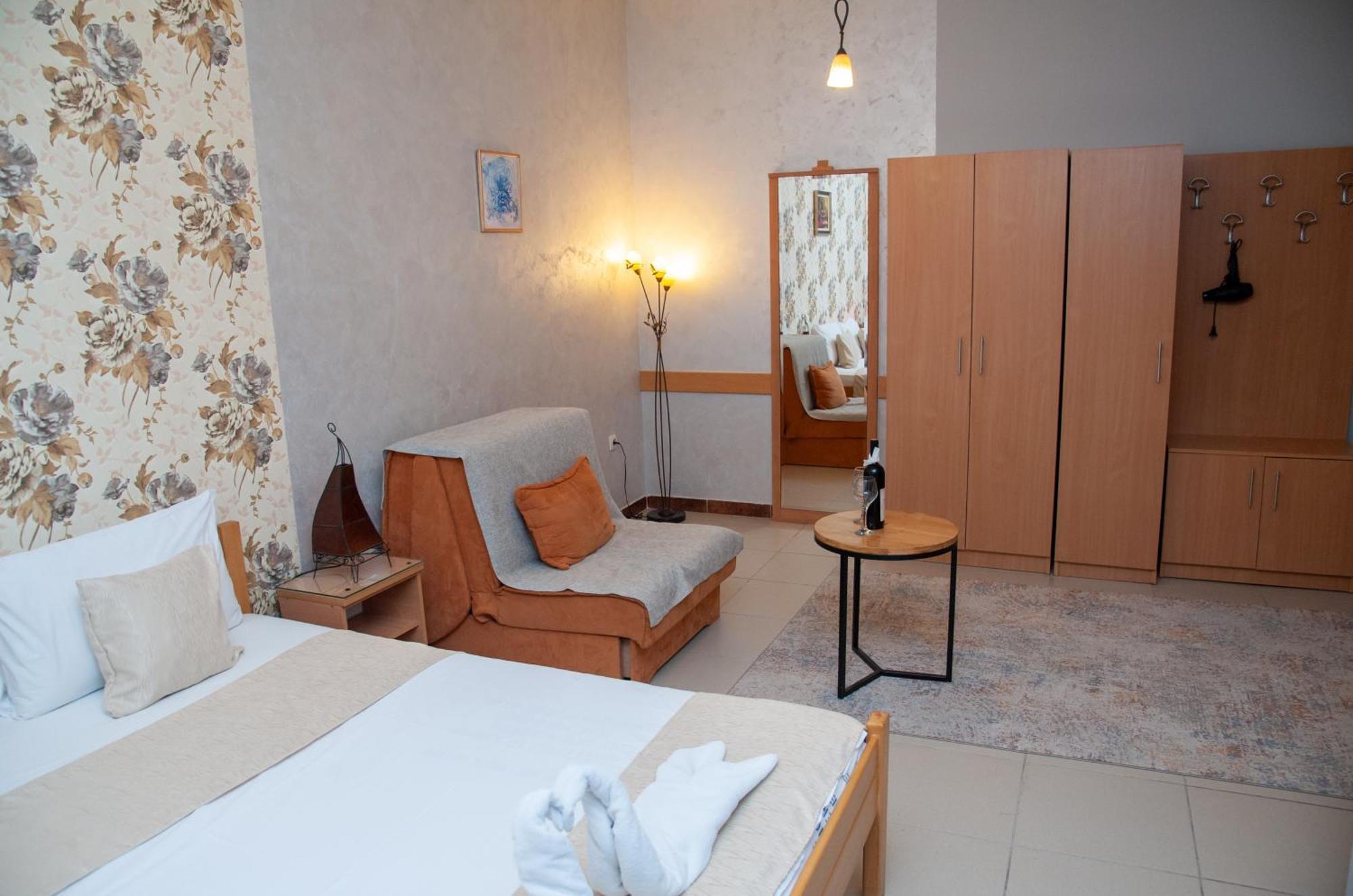 Hotel North City Titova Mitrovica 外观 照片